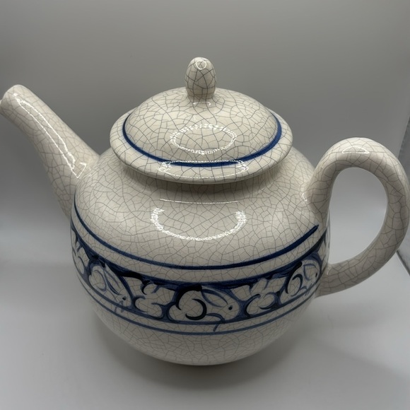 Dedham Pottery The Potting Shed Bunny Rabbit Tea Pot in Blue and White - Picture 1 of 10